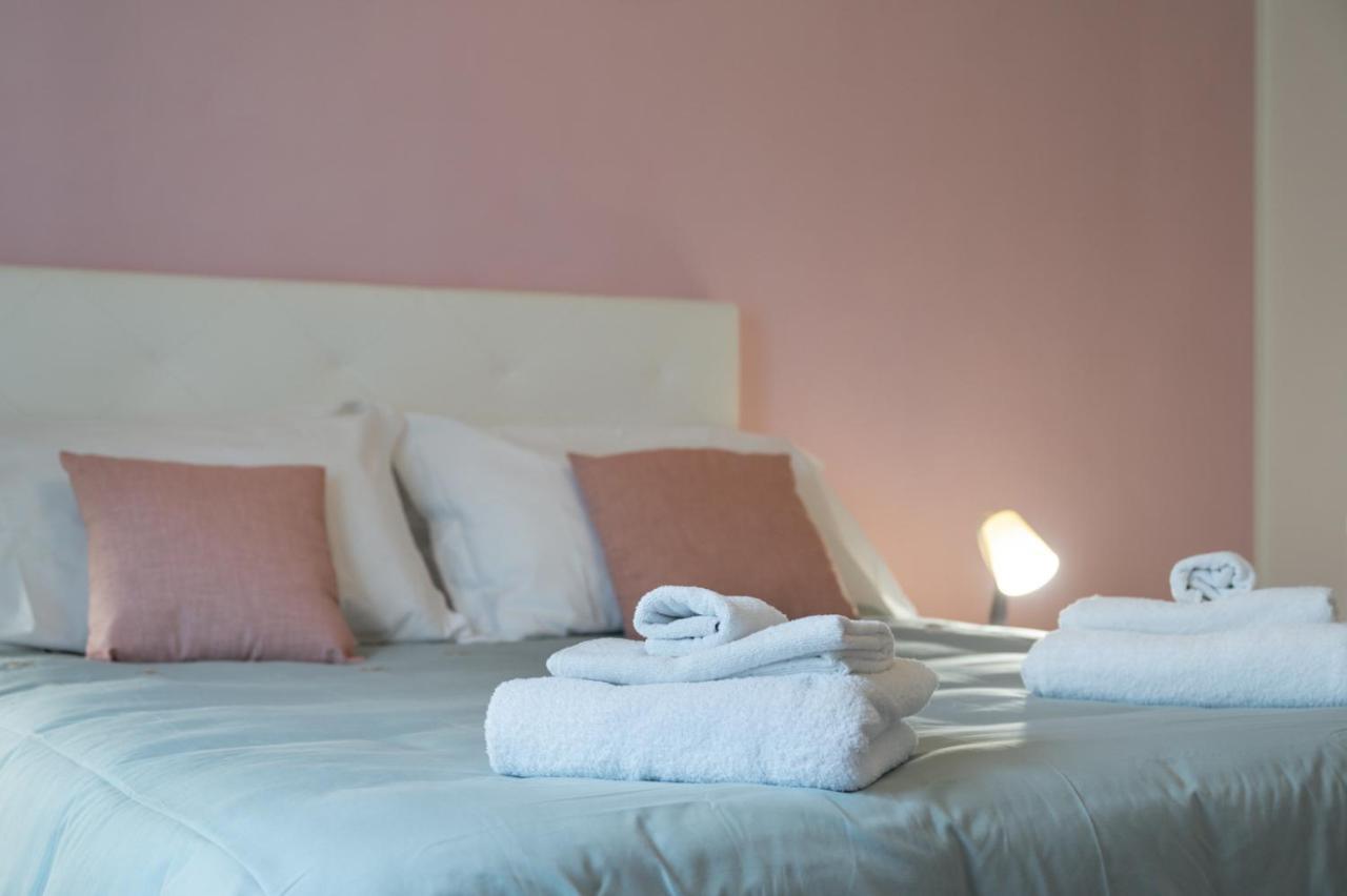 La Verde Rosa - Casa Vacanze A Due Passi Dal Lago Marta Εξωτερικό φωτογραφία